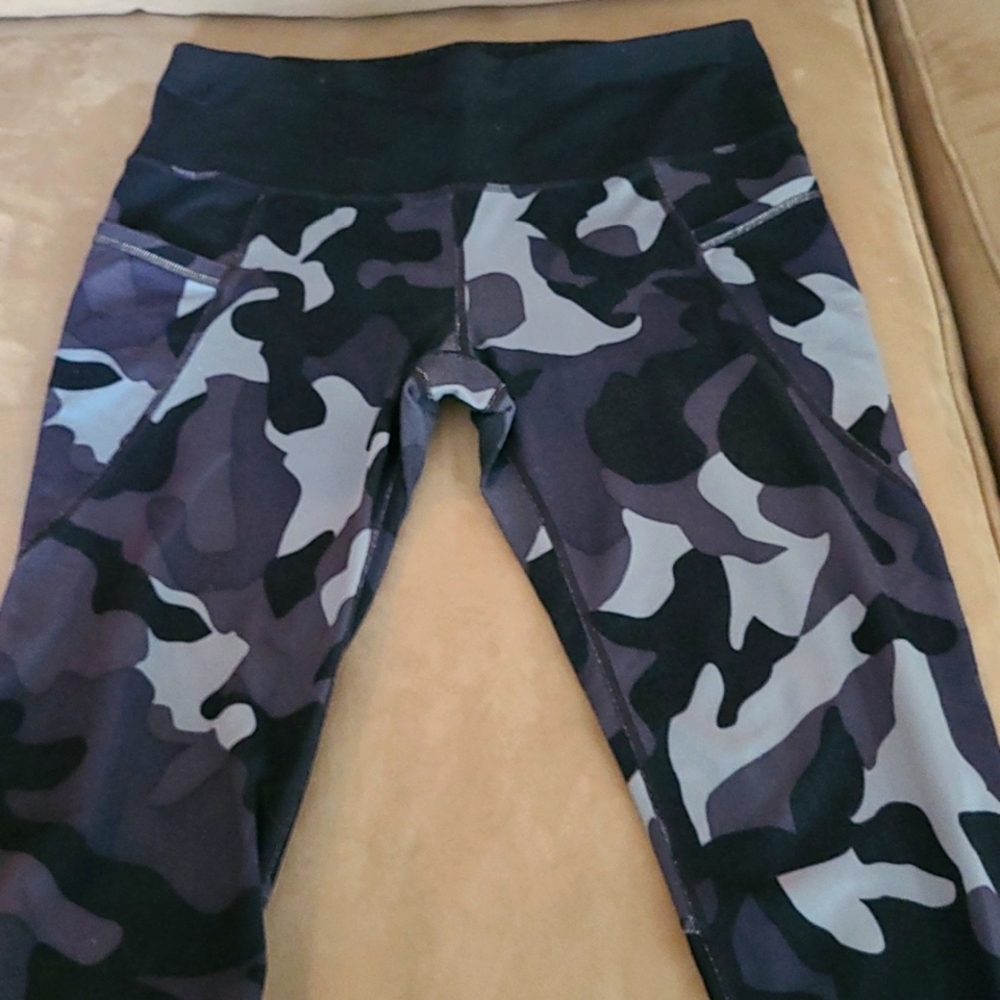 Athleta crop pants